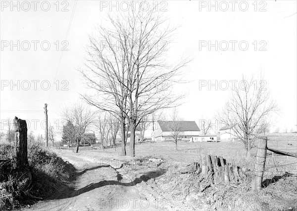 Lancaster, Pennsylvania - Housing. Entrance to moderate sized farm near Rocky Springs, Lampeter Road, 1936, Lewis Hine, 1874 - 1940, was an American photographer, who used his camera as a tool for social reform. US,USA