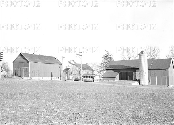 Lancaster, Pennsylvania - Housing. Better class farm on Harrisburg Pike showing barn and tobacco shed, 1936, Lewis Hine, 1874 - 1940, was an American photographer, who used his camera as a tool for social reform. US,USA