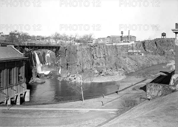 Paterson, New Jersey - Textiles. A glimps of Passaic Falls and River, March 1937, Lewis Hine, 1874 - 1940, was an American photographer, who used his camera as a tool for social reform. US,USA