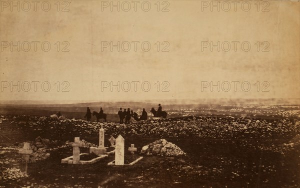 Cemetery on Cathcart's Hill - officers on the look-out, Crimean War, 1853-1856, Roger Fenton historic war campaign photo