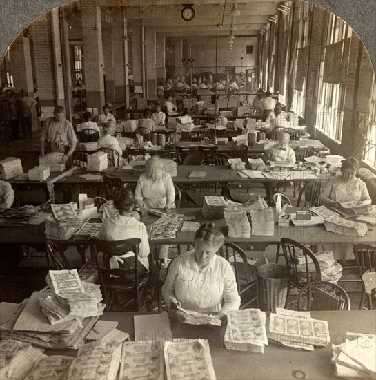 Inspecting sheets of paper money, Bureau of Printing and Engraving, Washington, D.C., US, USA, America, Vintage photography