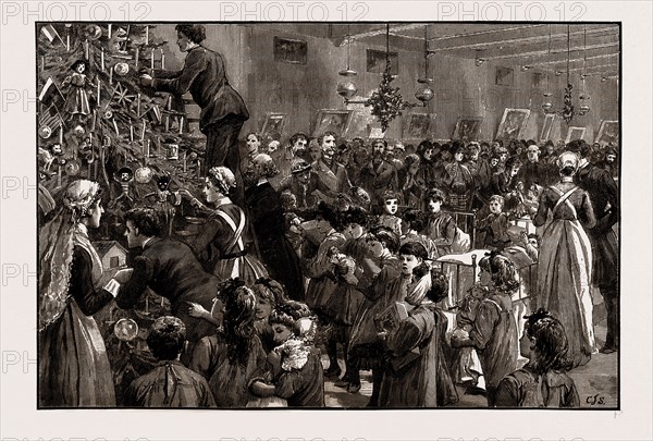 CHRISTMAS TREE IN THE CHILDREN'S WARD AT THE LONDON HOSPITAL, WHITECHAPEL, UK, 1886