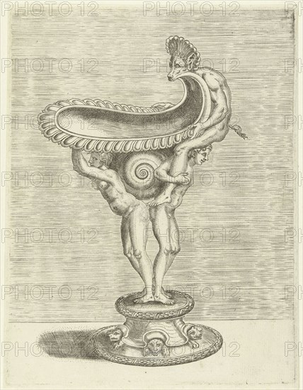 The bowl rests on a cochlea that is sandwiched between the backs of a man and a woman, the woman holds the bowl with her hands, the man wearing the satyr on his shoulders, print maker: Balthazar van den Bos, Dating 1548