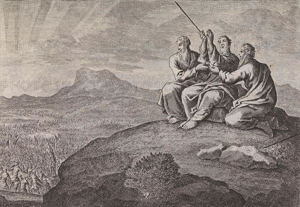 Aaron and Hur strut Moses' hands during the struggle of the people of Israel against the Amalekites, Jan Luyken, Pieter Mortier, 1703 - 1762