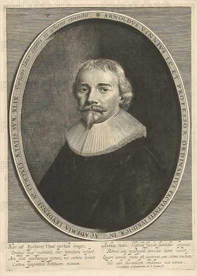 Portrait of Arnoldus Vinnius at the age of 49, a professor at the Faculty of Law of Leiden, brisket in oval frame with motto virtutis laus omnis in actione consistit, Latin verse of Marcus Zuerius Boxhorn, print maker: Cornelis van Dalen (I), Dating 1641