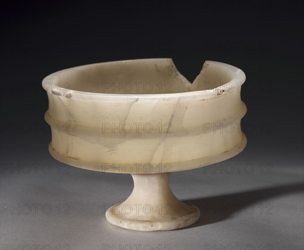 Ribbed Bowl (Tazza), 1391-1337 BC. Egypt, New Kingdom, Dynasty 18, reign of Amenhotep III to Akhenaten, 1391-1337 BC. Travertine; diameter: 18.5 cm (7 5/16 in.); overall: 14 cm (5 1/2 in.).