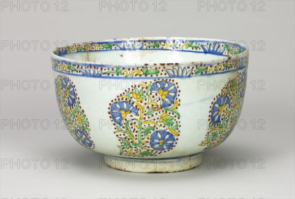 Deep Bowl, 18th Century. Turkey (Kutahya), Ottoman Period. Fritware with underglaze-painted design; diameter: 17.8 cm (7 in.); overall: 10.5 cm (4 1/8 in.).