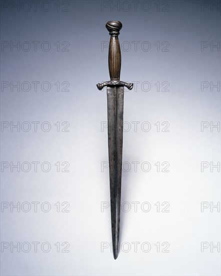 Dagger, mid 1500s. Germany, mid-16th century. Steel; elk horn grip; overall: 37.8 cm (14 7/8 in.); blade: 27.7 cm (10 7/8 in.); quillions: 6.5 cm (2 9/16 in.).