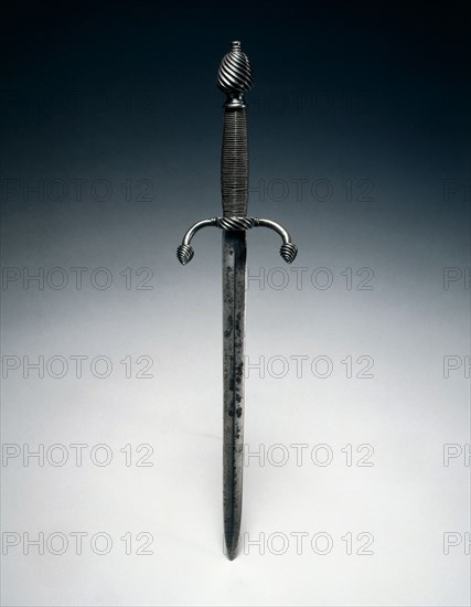Parrying Dagger, c. 1600. Germany, early 17th Century. Steel, wire grip with arched quillions and side ring; overall: 34.6 cm (13 5/8 in.); blade: 22.7 cm (8 15/16 in.); quillions: 7.6 cm (3 in.); grip: 10.9 cm (4 5/16 in.).