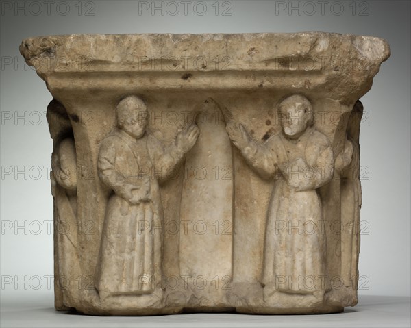 Engaged Capital, 1400s. Southern France, Abbey of Larreule, near Tarbes, 15th century. Limestone; overall: 39.4 x 53.3 x 25.4 cm (15 1/2 x 21 x 10 in.)