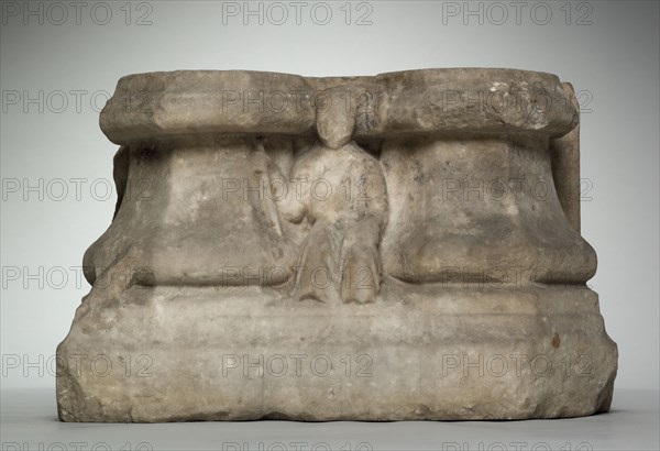 Double Column Base, late 1400s. France, late 15th century. Marble; overall: 30.5 x 49.1 x 25.4 cm (12 x 19 5/16 x 10 in.).