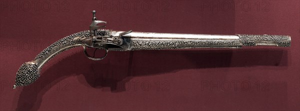 "Rat-Tailed" Miquelet-Lock Pistol, late 1700s-early 1800s. Balkan, late 18th-early 19th century. Steel and silver (all metal) Ramrod missing; overall: 53.3 cm (21 in.); barrel: 34.9 cm (13 3/4 in.); bore: 1.7 cm (11/16 in.).