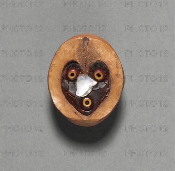 Gambling Dice, Unassigned, before 1917. California, Tulare, Unassigned. Hollow shell, resin, glass beads, mica/shell fragment; overall: 1.5 x 2 cm (9/16 x 13/16 in.).