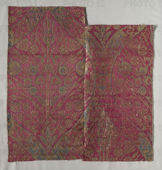 Gold Brocade, 1575-1600. Turkey, last quarter of the 16th century. Silk: compound weave, metal thread weft, brocading; average: 46.4 x 43.8 cm (18 1/4 x 17 1/4 in.).