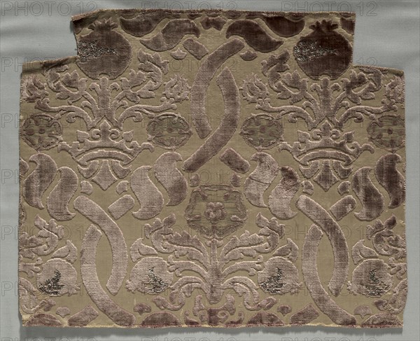 Velvet Fragment, 1500s. Italy, 16th century. Velvet (cut, uncut, voided, brocaded); silk; overall: 42.3 x 51.2 cm (16 5/8 x 20 3/16 in.)
