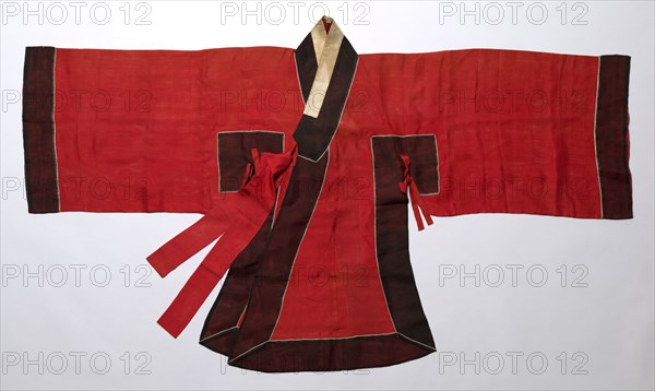 Overcoat for the Royal Ceremonial Costume, late 18th-early 19th century. Korea, late 19th century or early 20th century. Red silk, gauze weave; black silk, gauze weave; white silk, gauze weave; neck edge to hem: 94 cm (37 in.).