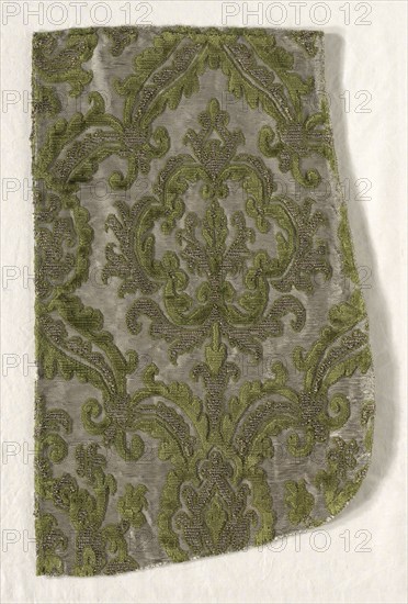 Fragment, second half of 16th century. Spain, second half of 16th century. Brocaded silk with metal thread; average: 26.1 x 40.7 cm (10 1/4 x 16 in.)