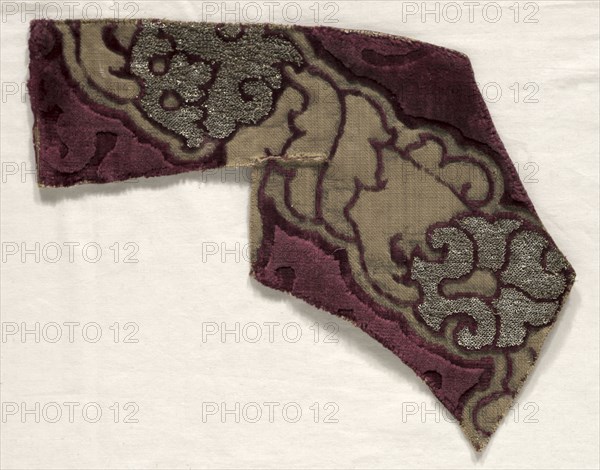 Velvet Fragment, 1400s. Italy or Spain, 15th century. Velvet weave (cut with two heights of pile, voided, brocaded): silk and gold thread; overall: 19.1 x 21.6 cm (7 1/2 x 8 1/2 in.).