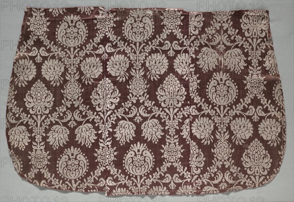 Fragment of a Chasuble, 1600s. Italy, 17th century. Damask, silk; overall: 43.2 x 64.1 cm (17 x 25 1/4 in.)