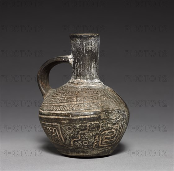 Bottle Vase, 1200-1400. Peru, Chimu, 13th-14th century. Black ware; overall: 12.3 x 9.5 cm (4 13/16 x 3 3/4 in.).