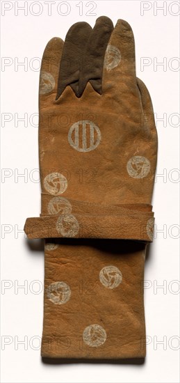 Pair of Archer's Gloves, 1800s. Japan, 19th century. Chamois leather; overall: 35.4 x 12.5 cm (13 15/16 x 4 15/16 in.)