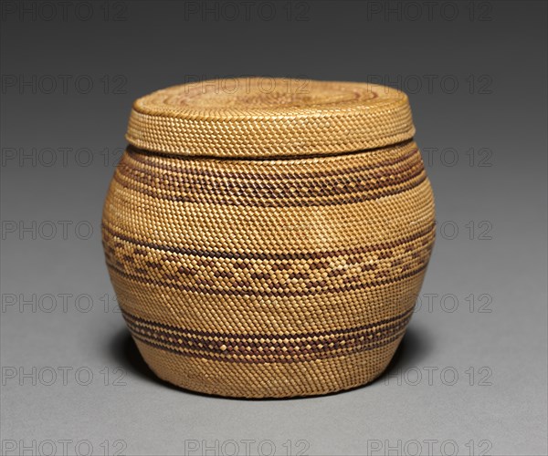 Lidded Bowl, c 1875- 1900 ?. Northwest Coast, Vancouver Island, late 19th century (?). Twined grass; overall: 1.3 x 7.8 cm (1/2 x 3 1/16 in.).