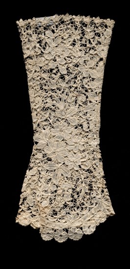 Glove, c. 1850. Flanders, 19th century. Bobbin (Duchese) lace; overall: 25.4 x 11.1 cm (10 x 4 3/8 in.)
