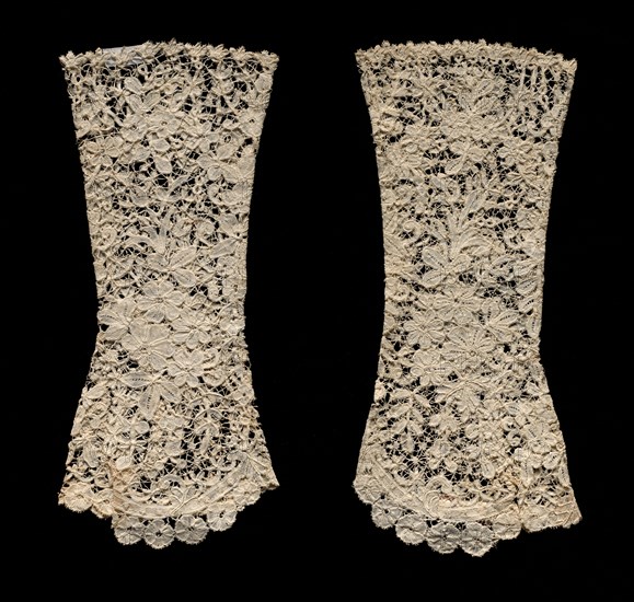 Gloves, c. 1850. Flanders, 19th century. Bobbin (Duchese) lace; overall: 25.4 x 11.1 cm (10 x 4 3/8 in.)