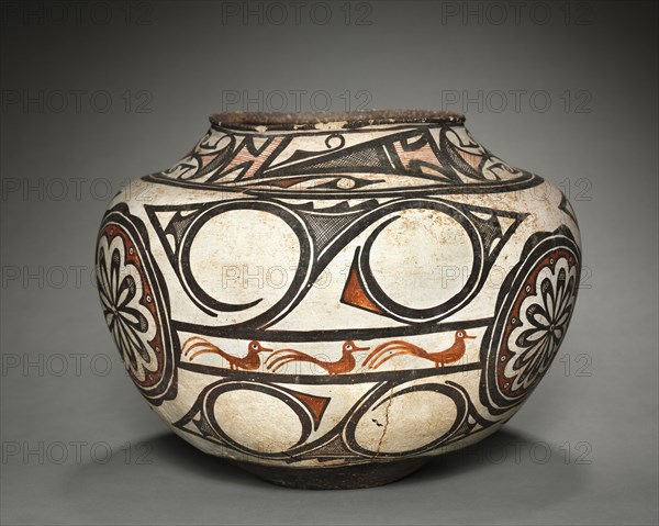 Water Jar (Olla), 1880. Southwest, Pueblo, Zuni, Post- Contact Period, 19th century. Ceramic; overall: 27.5 x 36 cm (10 13/16 x 14 3/16 in.).