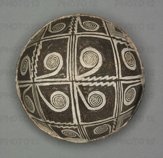 Bowl with Geometric Design (Four- part Scroll-in-Box), 1000- 1150. Southwest, Mogollan, Mimbres (1000-1150), Pre-Contact Period, 10th-11th century. Ceramic; overall: 8 x 18.5 cm (3 1/8 x 7 5/16 in.).