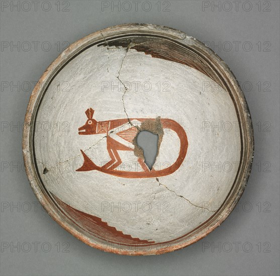 Bowl with Lizard (?), c 1000- 1150. Southwest, Mogollan, Mimbres, Pre-Contact Period, 11th-12th century. Ceramic; overall: 9.5 x 22.5 cm (3 3/4 x 8 7/8 in.).