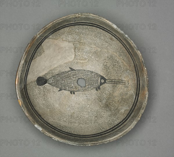 Bowl with Fish, c. 1000-1150. Southwest, Mogollon, Mimbres, Pre-Contact Period, 11th-12th century. Pottery; overall: 10.5 x 24.5 cm (4 1/8 x 9 5/8 in.).
