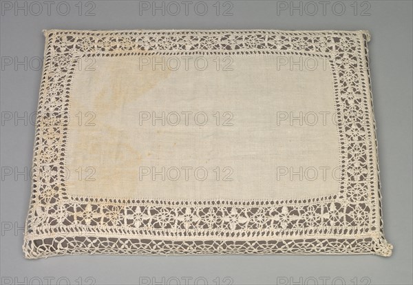 Needlepoint (Reticella) and Bobbin Lace Pillow Case, 17th-18th century. Italy, Genoa, 17th-18th century. Lace, needlepoint and bobbin: linen; average: 32.4 x 41.3 cm (12 3/4 x 16 1/4 in.)