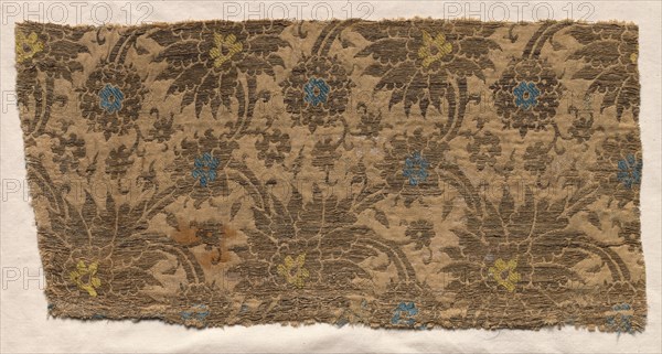 Silk Fragment, 1350-1399. Italy, second half of 14th century. Lampas weave, silk and gold thread; overall: 20 x 40.5 cm (7 7/8 x 15 15/16 in.)