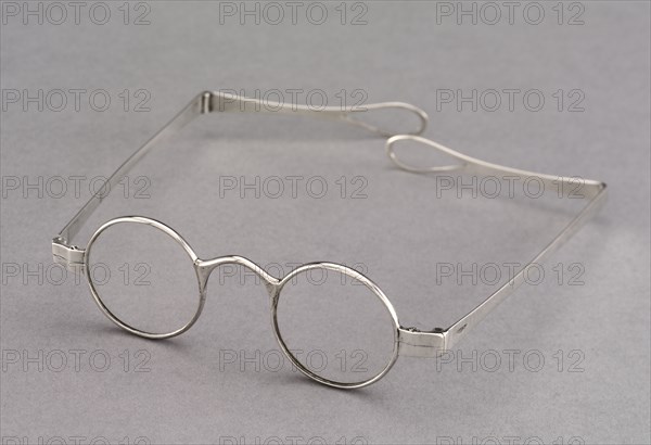 Spectacles, c. 1816-1820. John Peirce (American). Silver; overall: 11.8 cm (4 5/8 in.).