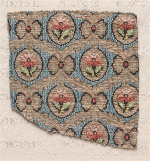 Textile Fragment, 1774-1793. France, late 18th century, Period of Louis XVI (1774-1793). Droguet; silk and gold thread; overall: 10.5 x 11.1 cm (4 1/8 x 4 3/8 in.)