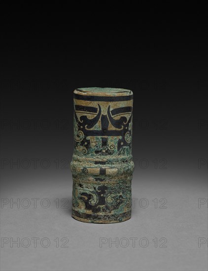Shaft Mounting, 5th - 3rd century B. C.. China, Eastern Zhou dynasty (771-256 BC), Warring States period (475-221 BC). Bronze inlaid with gold and silver; overall: 7.5 cm (2 15/16 in.).