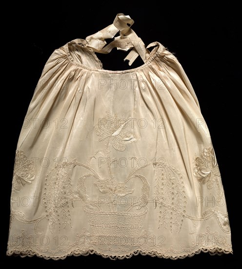 Embroidered Taffeta Apron, 1700s. England, 18th century. Embroidery, silk; overall: 42.6 x 102.2 cm (16 3/4 x 40 1/4 in.)