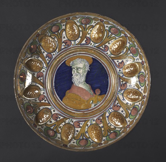 Bowl: Bust of Paul, c. 1535. Italy, 16th century. Tin-glazed earthenware with gold and red lustre (maiolica); diameter: 25.4 cm (10 in.).
