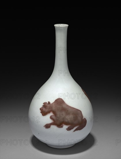 Bottle-shaped Vase, 1662-1722. China, Qing dynasty (1644-1912), Kangxi reign (1661-1722). Porcelain with underglaze decoration; diameter: 21 cm (8 1/4 in.).