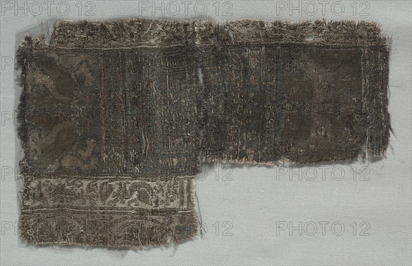 Silk Fragment, 1350-1399. Italy, second half of 14th century. Lampas weave, brocaded; silk and gold thread; overall: 23.4 x 14.5 cm (9 3/16 x 5 11/16 in.)
