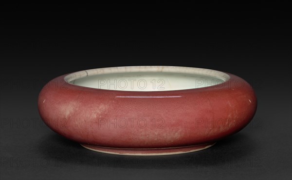 Gong-shaped Brush Washer, 1662-1722. China, Qing dynasty (1644-1912), Kangxi reign (1661-1722). Porcelain; diameter of mouth: 8.6 cm (3 3/8 in.); overall: 3.9 cm (1 9/16 in.).