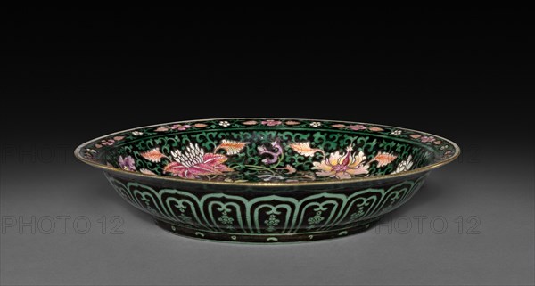 Dish, 1736-1795. China, Qing dynasty (1644-1912), Qianlong reign (1735-1795). Porcelain with famille rose overglaze enamel decoration; diameter: 16 cm (6 5/16 in.); overall: 3.2 cm (1 1/4 in.).