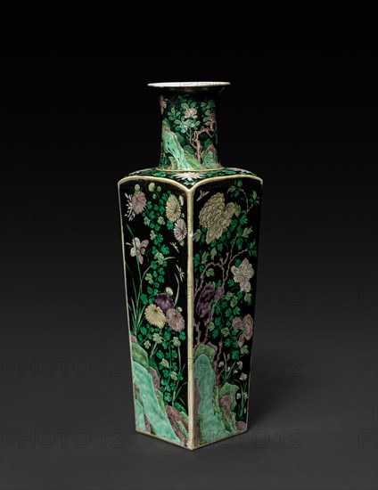Club-shaped Vase, 1662-1722. China, Qing dynasty (1644-1912), Kangxi reign (1661-1722). Porcelain; overall: 49.2 cm (19 3/8 in.).