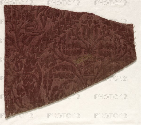 Fragment of Wool Velvet, early 16th century. Spain, early 16th century. Wool; average: 33 x 38.1 cm (13 x 15 in.).