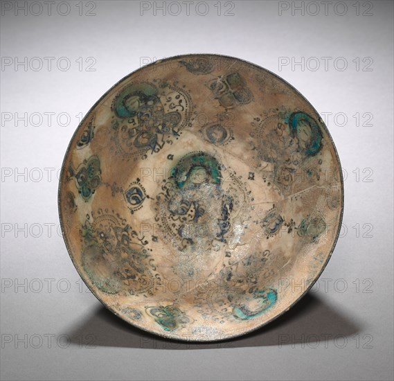 Bowl, mid-1200s. Iran, Kashan, Seljuk Period, mid-13th Century. Fritware with overglaze-painted design (minai ware);
