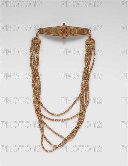 Necklace: SIRO BO MALEYA  -- (pepper-flower-garland), 1700s. Ceylon, Kandy, 18th century. Gold;
