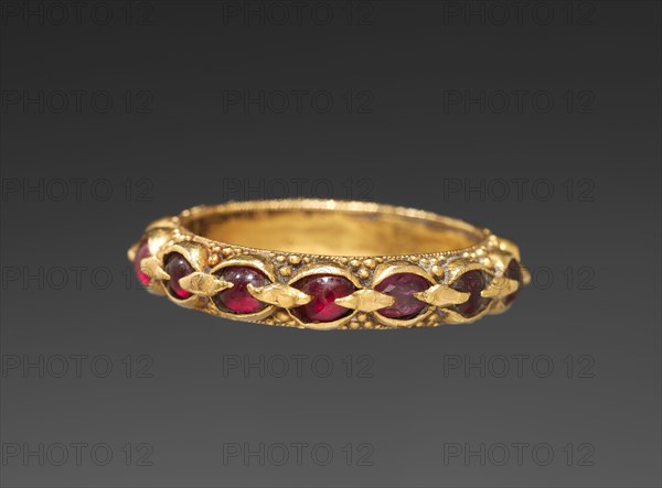 Ring, 1800s. Cambodia, 19th century. Gold with rubies; diameter: 2.6 cm (1 in.).