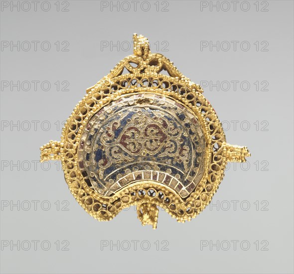 Crescent-Shaped Pendant, 1000-1100. Byzantium, Constantinople?, Byzantine period, 11th century. Gold filigree with cloisonné enamel; overall: 3.1 x 3.2 cm (1 1/4 x 1 1/4 in.)