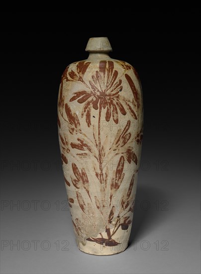 Vase: Cizhou ware, 12th Century. China, Northern Song dynasty (960-1127). Buff stoneware with underglaze slip coating; overall: 42.9 cm (16 7/8 in.).